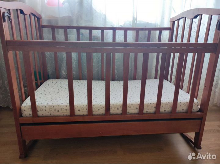 Детская кроватка
