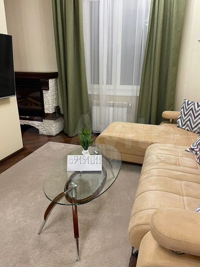 3-к. квартира, 100 м², 1/6 эт.