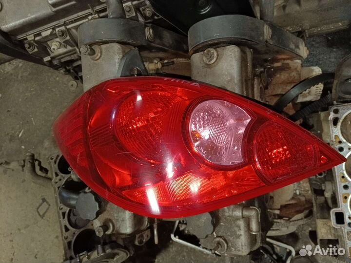 Задние фонари Nissan Tiida