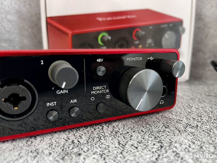 Звуковая карта Focusrite Scarlett 2i2 3rd gen