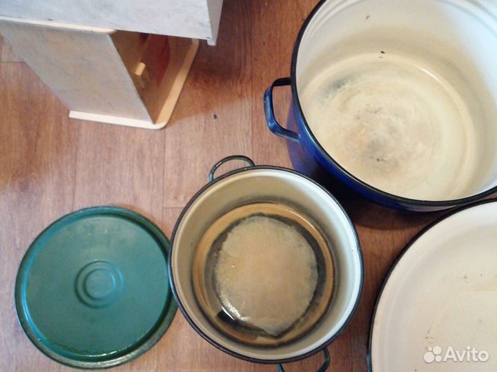 Таз, кастрюли