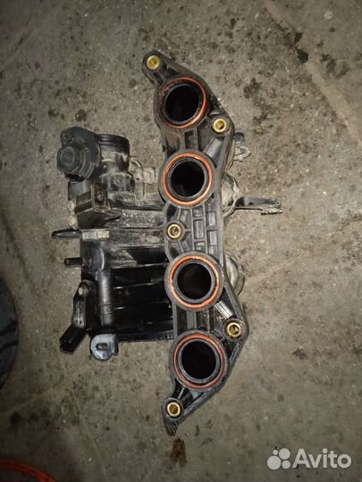 Впускной коллектор Peugeot 206 Пежо 206