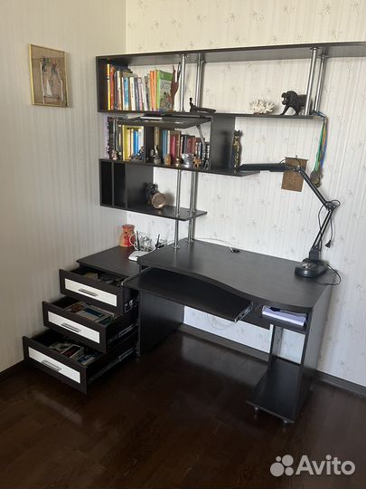 Компьютерный стол
