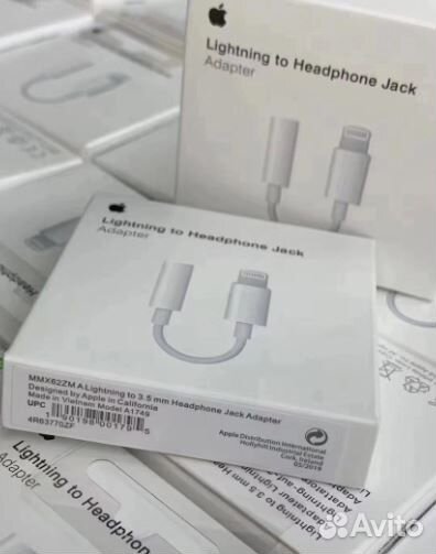 Переходник AUX Lightning - 3.5mm