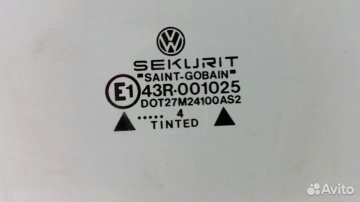 Стекло двери переднее правое Volkswagen Passat 3A2