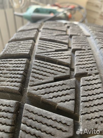 Bridgestone Blizzak Revo GZ 225/60 R17 99