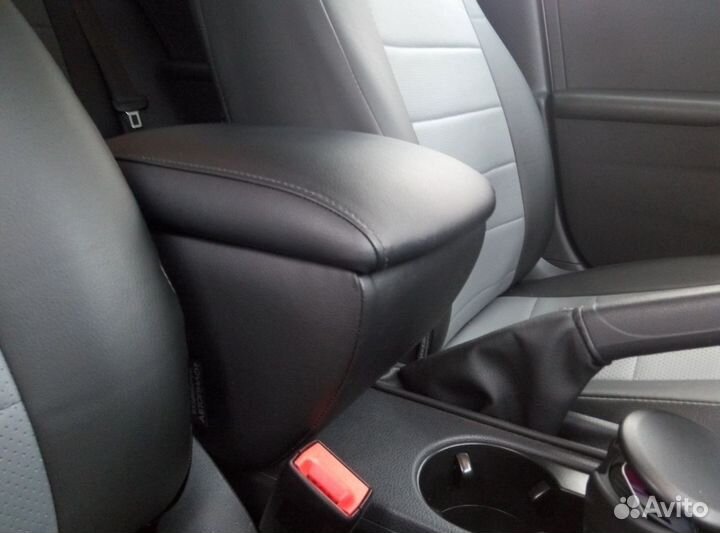 Подлокотник Volkswagen Jetta 5 2004-2010г