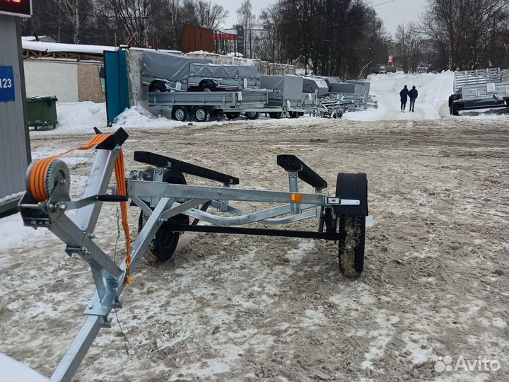 Прицеп для лодки 4,5самосвал с лебедкой и колесом