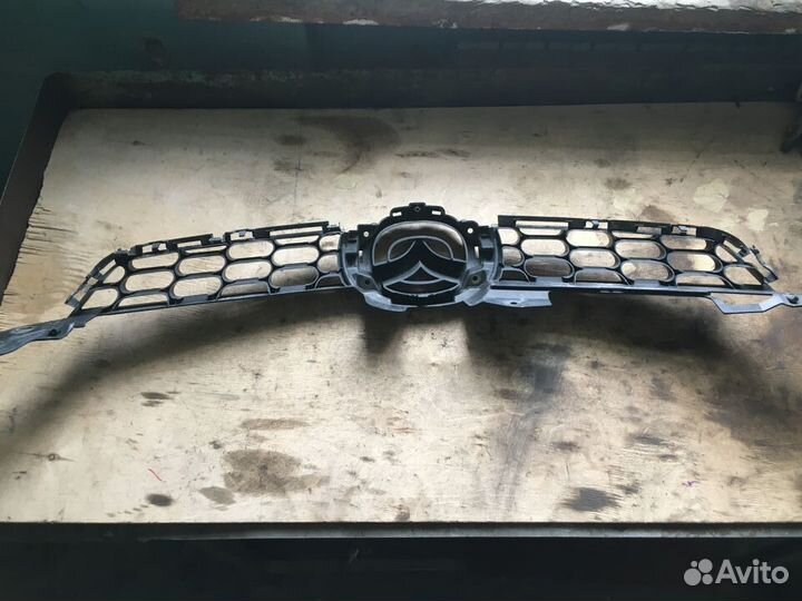 Решетка радиатора Mazda CX-7