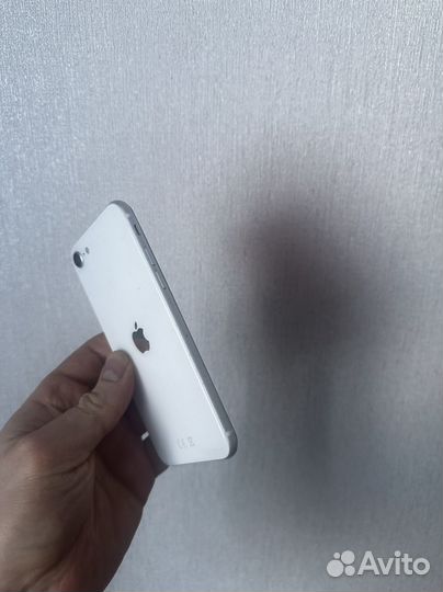 iPhone SE (2020), 64 ГБ