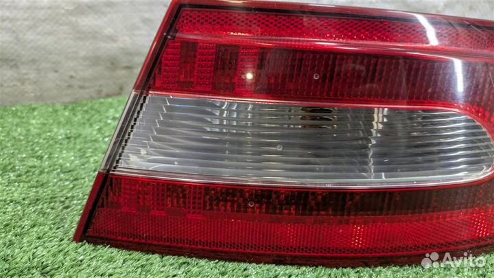 Фонарь задний наружный правый Jaguar XF 2009