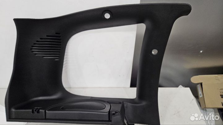 Облицовка задней стойки левая Нива
