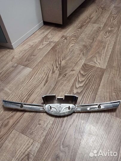 Молдинг решетки радиатора оригинал Daewoo Nexia