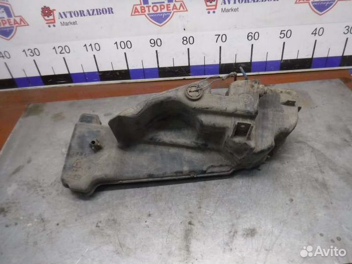 Бачок омывателя Mitsubishi Pajero 3 6G74 2001