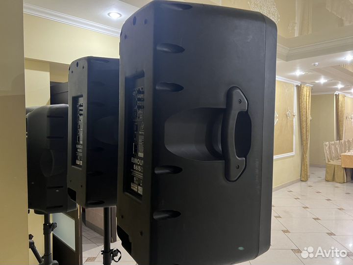 Продам активные колонки Behringer B615D