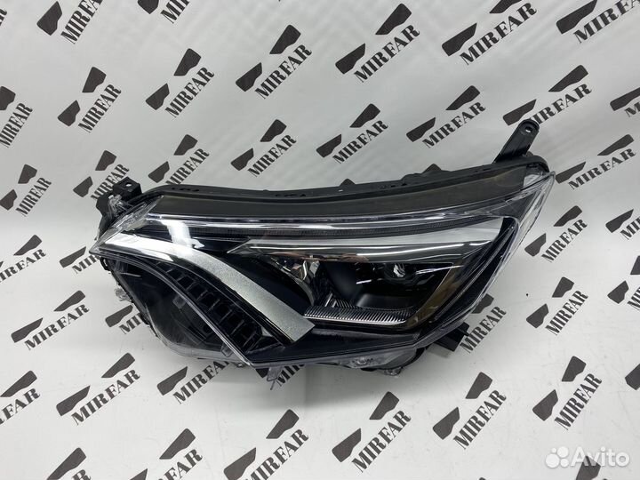 Фара левая Toyota RAV4 CA40 2015-2019 LED