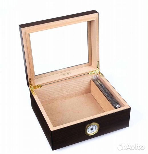 Хьюмидоры Tom River на 40 сигар со стеклом