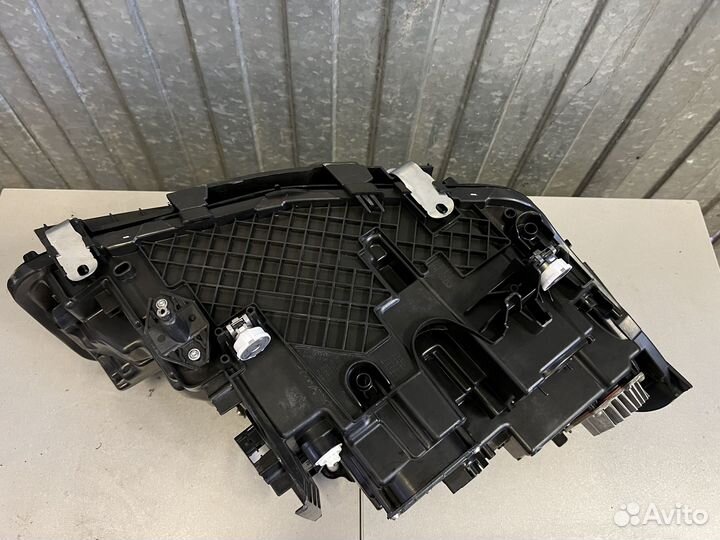 Фара BMW G30 LED рестайлинг левая