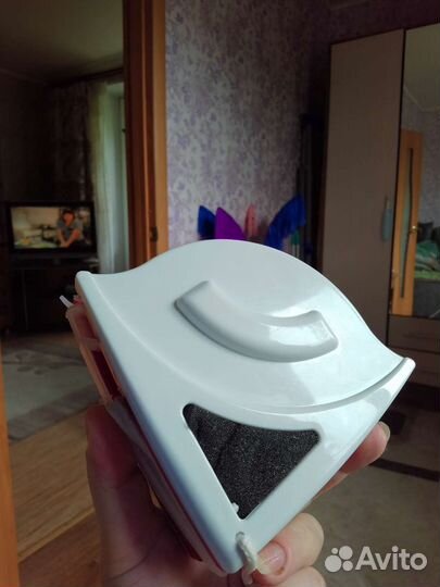 Магнитная щетка для мытья окон