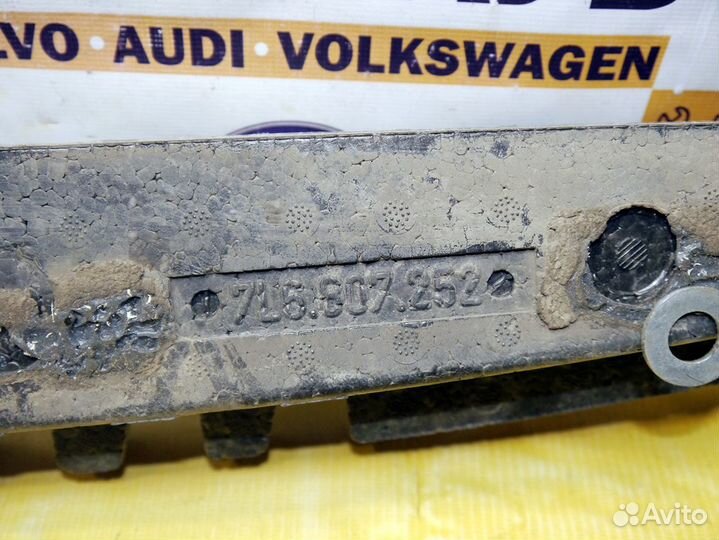 Абсорбер бампера заднего Фольксваген Туарег