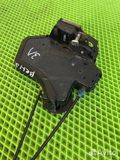 Задний левый замок двери авенсис 2 250