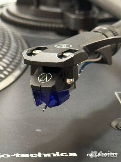 Виниловый проигрыватель