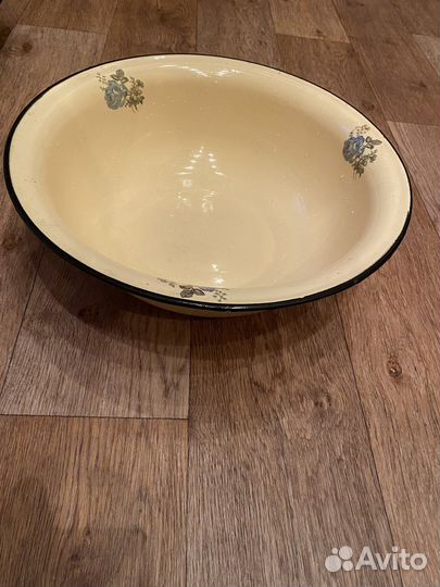 Эмалированный таз