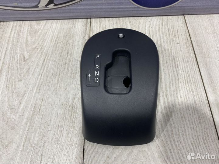 Накладка консоли кпп Renault logan