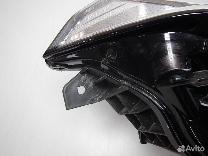 Фара правая Volvo XC90