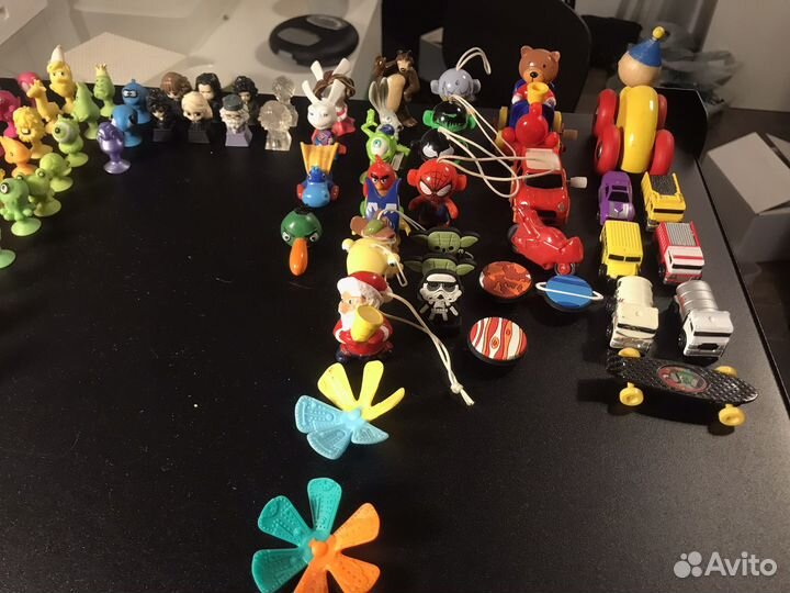 Игрушки из киндеров,тролли,стиралки и другое