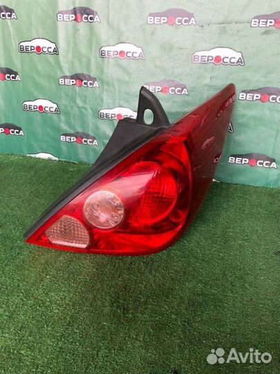 Стоп-сигнал правый Nissan Tiida NC11 2004-07