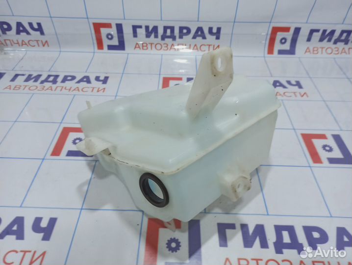 Бачок омывателя лобового стекла с насосом Mitsubis