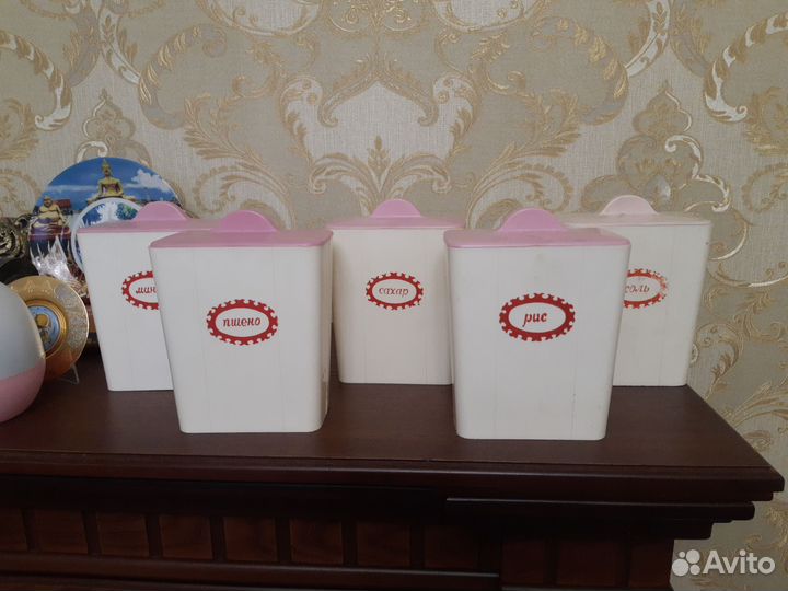 Контейнеры для сыпучих продуктов