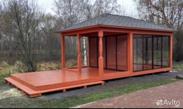 Беседка из дерева/остеклённая беседка