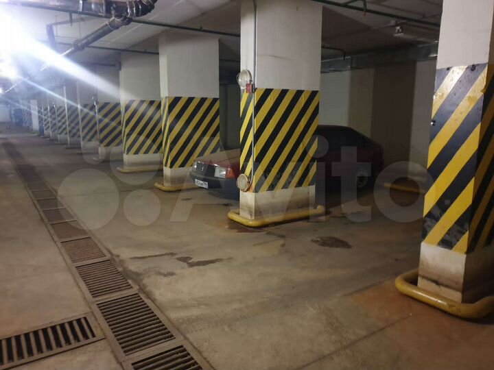 Машиноместо, 15 м²