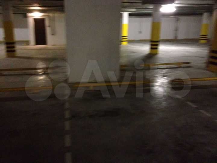 Машиноместо, 13 м²