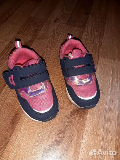 Кроссовки для девочки 25