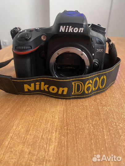 Зеркальный фотоаппарат nikon D600
