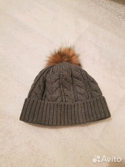 Шапка зимняя вязанная с помпоном