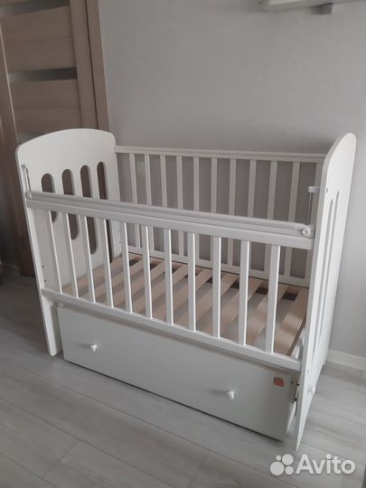 Кровать с маятником