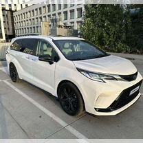 Toyota Sienna 2.5 AT, 2022, 30 500 км, с пробегом, цена 4 200 000 руб.