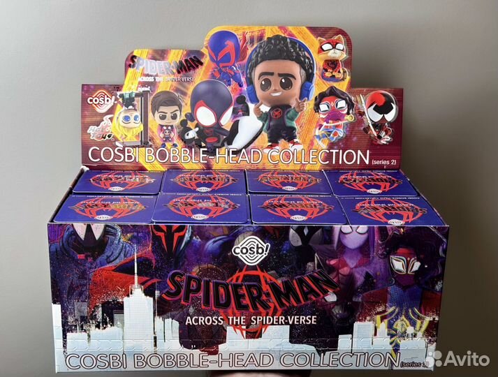 Hot Toys Cosbi Spider-Man Into Spider-Verse
