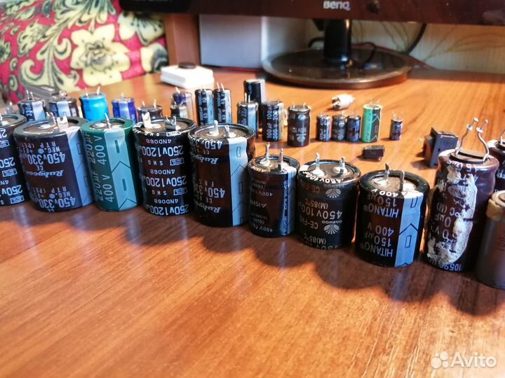 Радиодетали конденсаторы электролитические