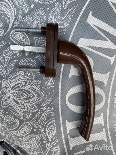 Ручка на пластиковое окно