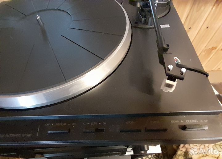 Виниловый проигрыватель