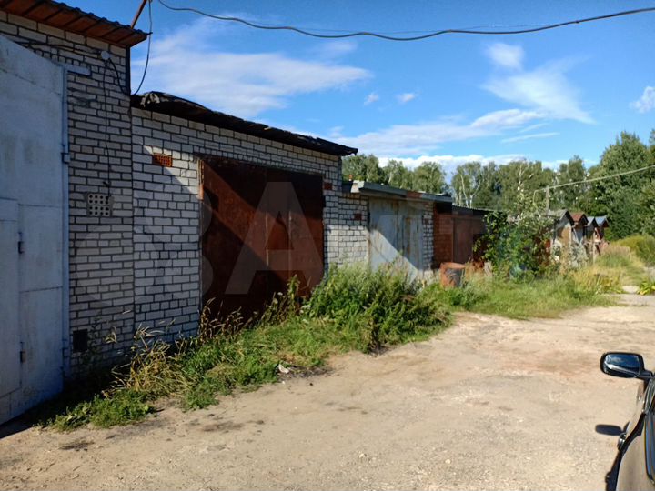 Гараж, > 30 м²