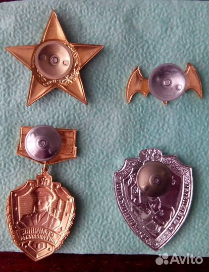 Военные знаки; Кокарды