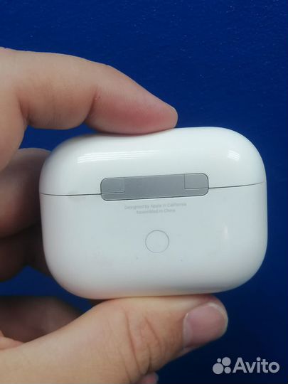Airpods Pro кейс и левый наушник