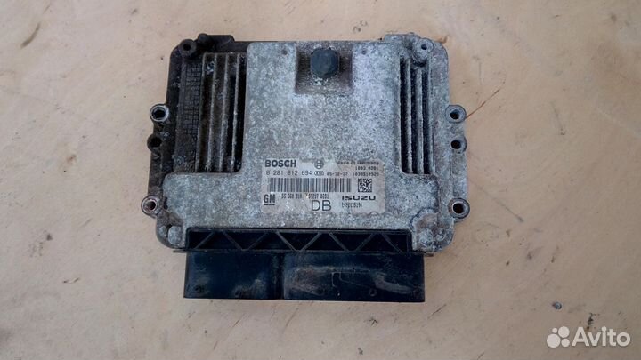 Эбу Z17DTH 55560810 DB на Опель Астра Н