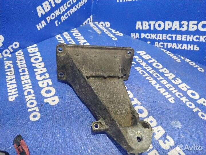 Кронштейн опоры двигателя Bmw E39 седан M54B22